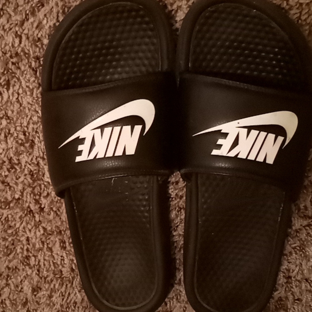 Nike slides